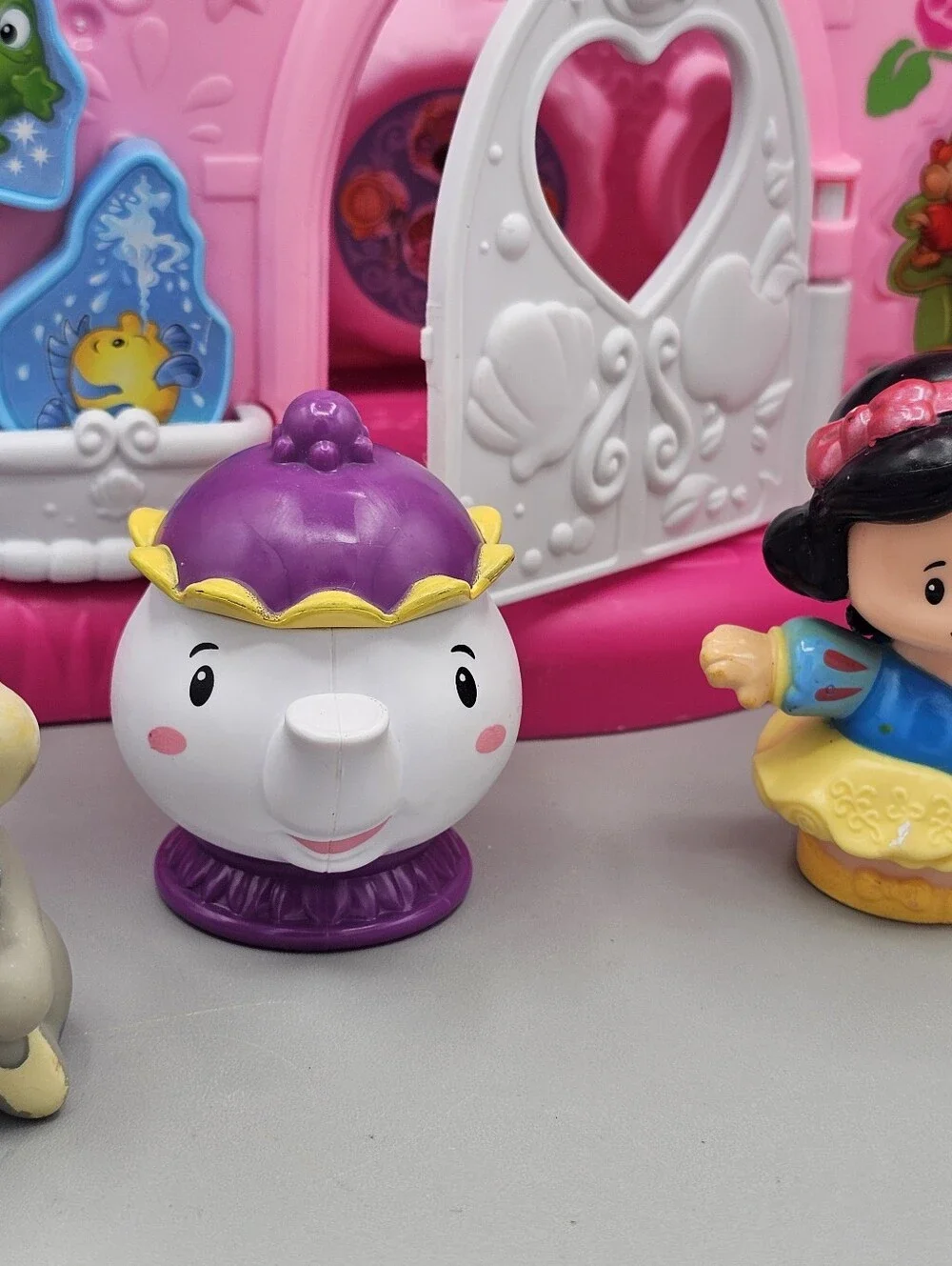 Disney Little People Princess Castle Bundle Belle Cinderella Snow White Animals